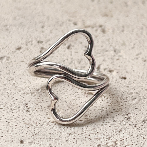 DOUBLE HEART WRAP RING SZ 8 SS (R9)