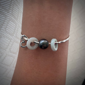 DARK TAHITIAN PEARL LUCKY BANGLE HEART CHARM 7.5+ SS (B25)