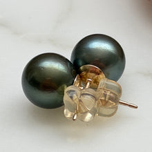 CLASSIC TAHITIAN PEARL STUDS GF 9.4MM (E23)