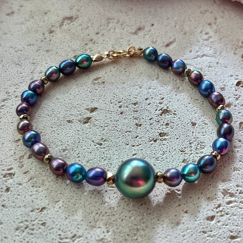 VIBRANT TAHITIAN & BLUE KESHI BRACELET MED (B57)