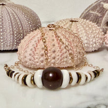 CHOCOLATE TAHITIAN & 10 PUKA SHELL NECKLACE 18" GF (N12)