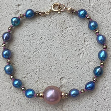 PINK KNOTTED EDISON PEARL AND BLUE KESHI BRACELET 7" (B17)