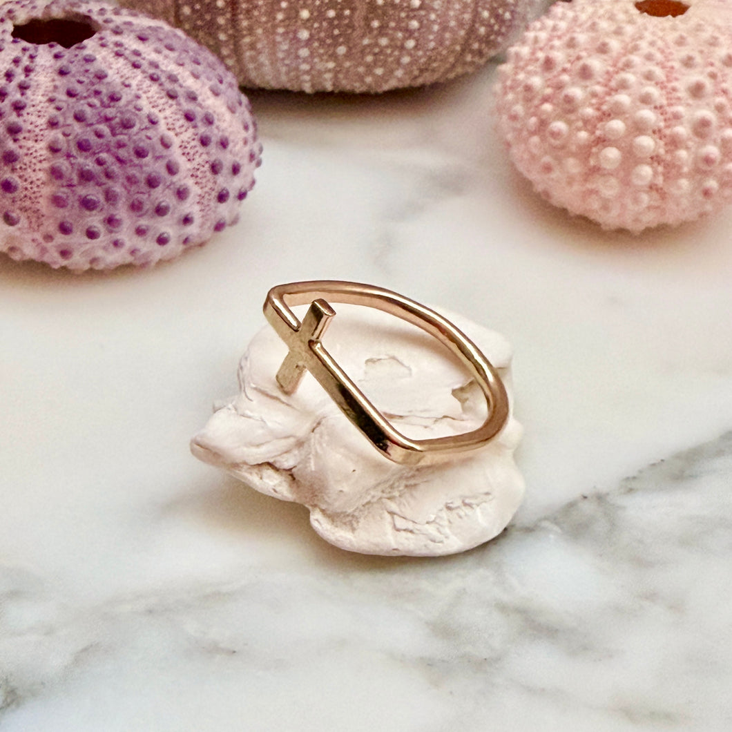 SIDE CROSS SIGNET RING SZ 8/9 GF (R10)