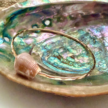 CAT CONE SHELL BANGLE 7.5" GF(B26)