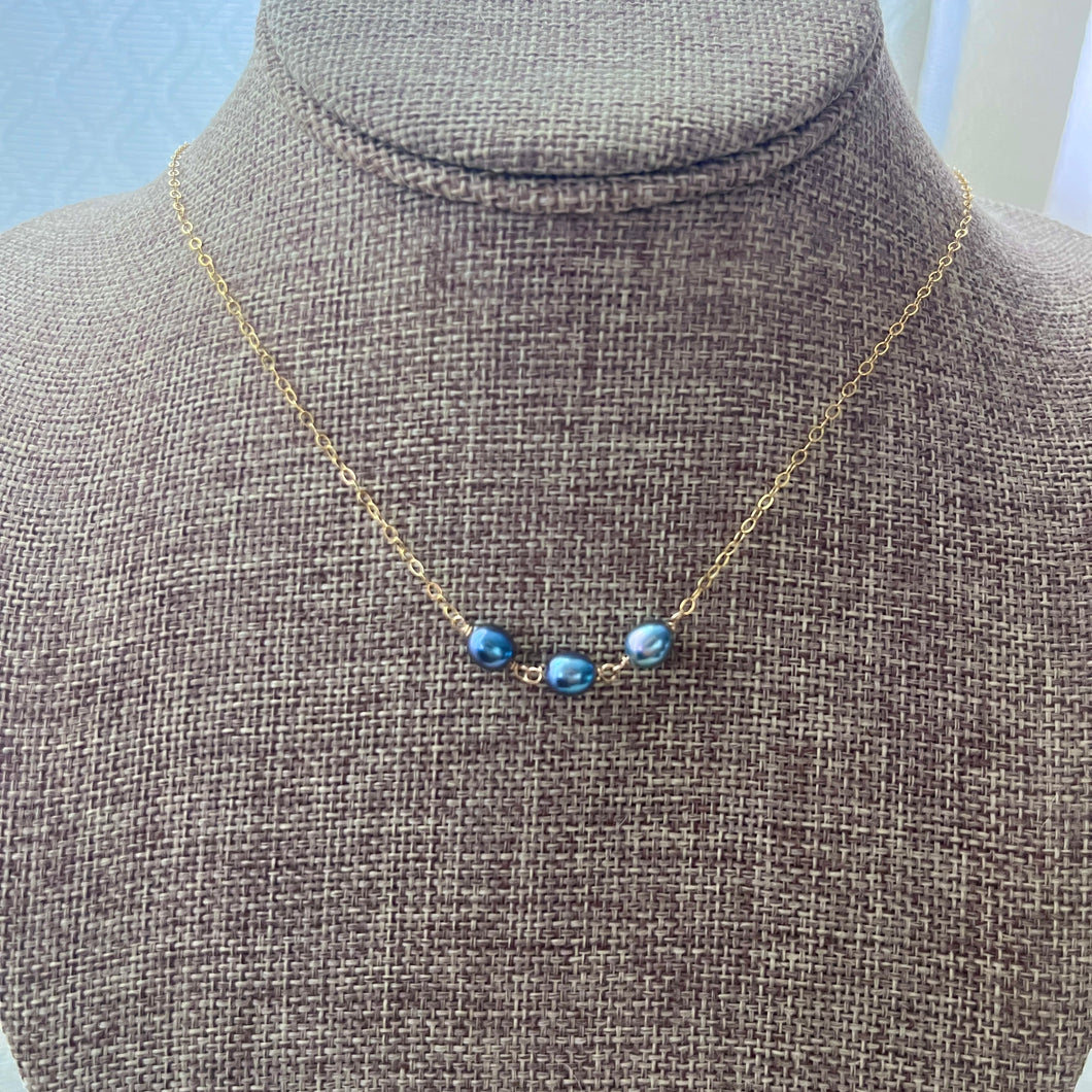 DAINTY TRIPLE PEACOCK BLUE FW KESHI NECKLACE 17