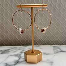 B. DOUBLE PUKA SHELL HOOP EARRINGS GF(E14)