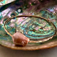 CAT CONE SHELL BANGLE 7.5" GF(B26)