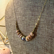 TAHITIAN & 8 PUKA SHELL NECKLACE 17.5" GF (N14)