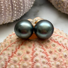 BLUE GRAY HUE TAHITIAN PEARL STUDS GF 9.8MM (E27)