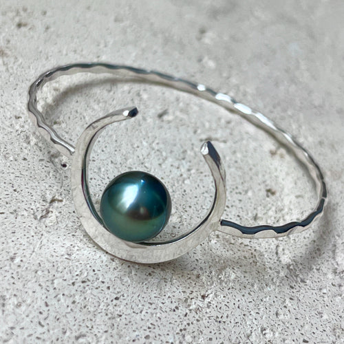 GREEN TAHITIAN PEARL MAHINA BANGLE 7.5