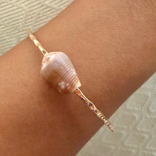 CAT CONE SHELL BANGLE 7.5" GF(B26)