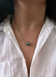 BLACK SPINEL VIBRANT TAHITIAN PEARL NECKLACE 18.5" (N10)