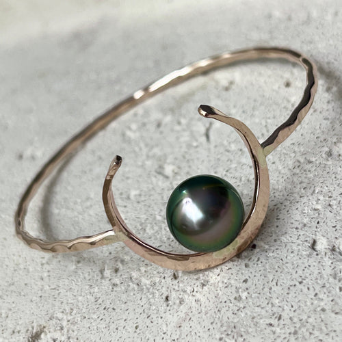 VIBRANT TAHITIAN PEARL MAHINA BANGLE 7.5