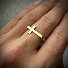 SIDE CROSS SIGNET RING SZ 7/8 GF (R9)