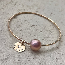 PINK EDISON PEARL ALOHA HEART COIN CHARM BANGLE 8" GF (B43)