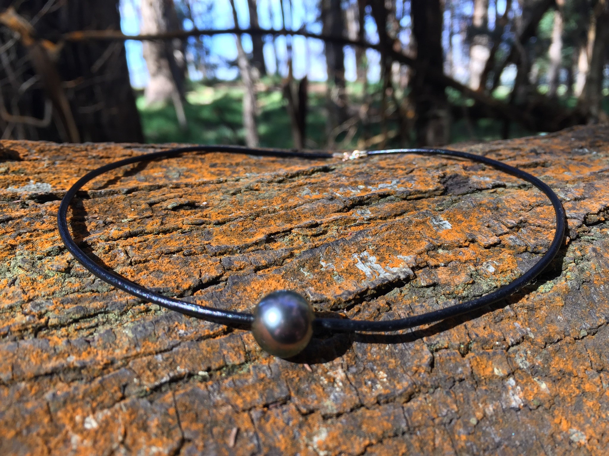 FLOATING PEARL LEATHER NECKLACE (TAHITIAN PEARL) – MAUIME HAWAII