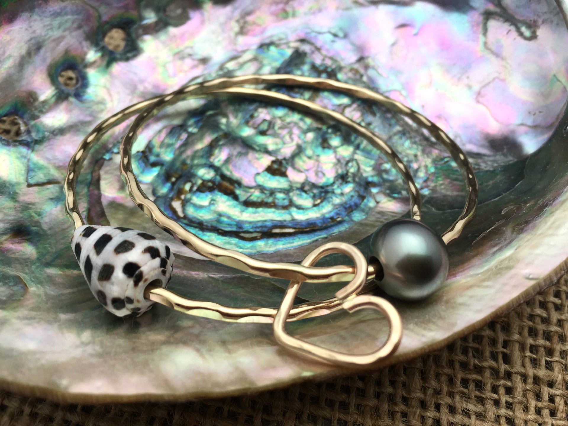 HEBREW SHELL BANGLE β MAUIME HAWAII