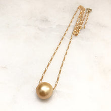 GOLDEN SOUTH FLOATING PEARL NECKLACE (FIGARO CHAIN)